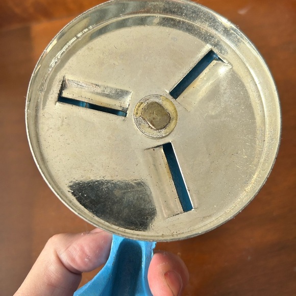 Vintage Blue Spong 632 bean slicer- great for slicing beans- preloved - Picture 5 of 9